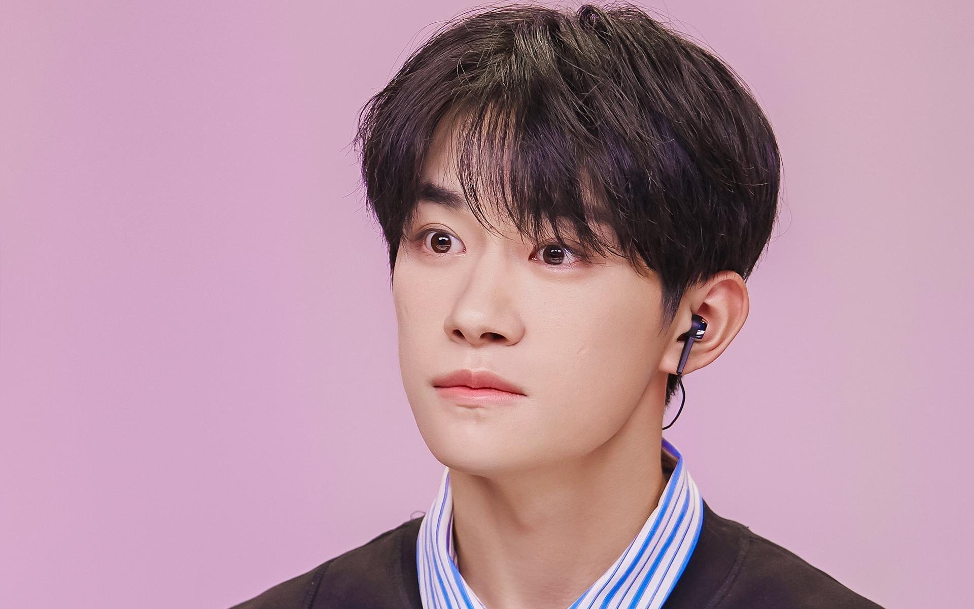 季后赛大咖秀:明星球员的巅峰对决,nba巨星季后赛掉链子场次