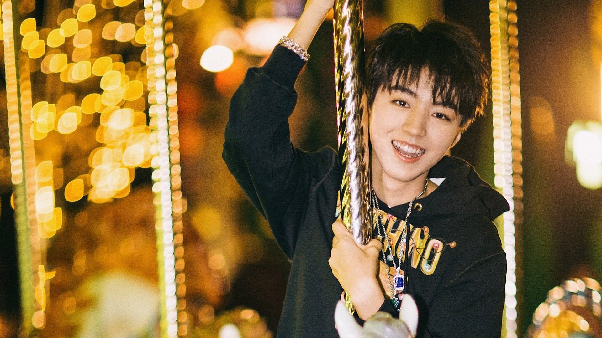 LEYU SPORTS中国官方网站-足球比赛中哪位球员表现最出色，值得称赞？，足球比赛有谁