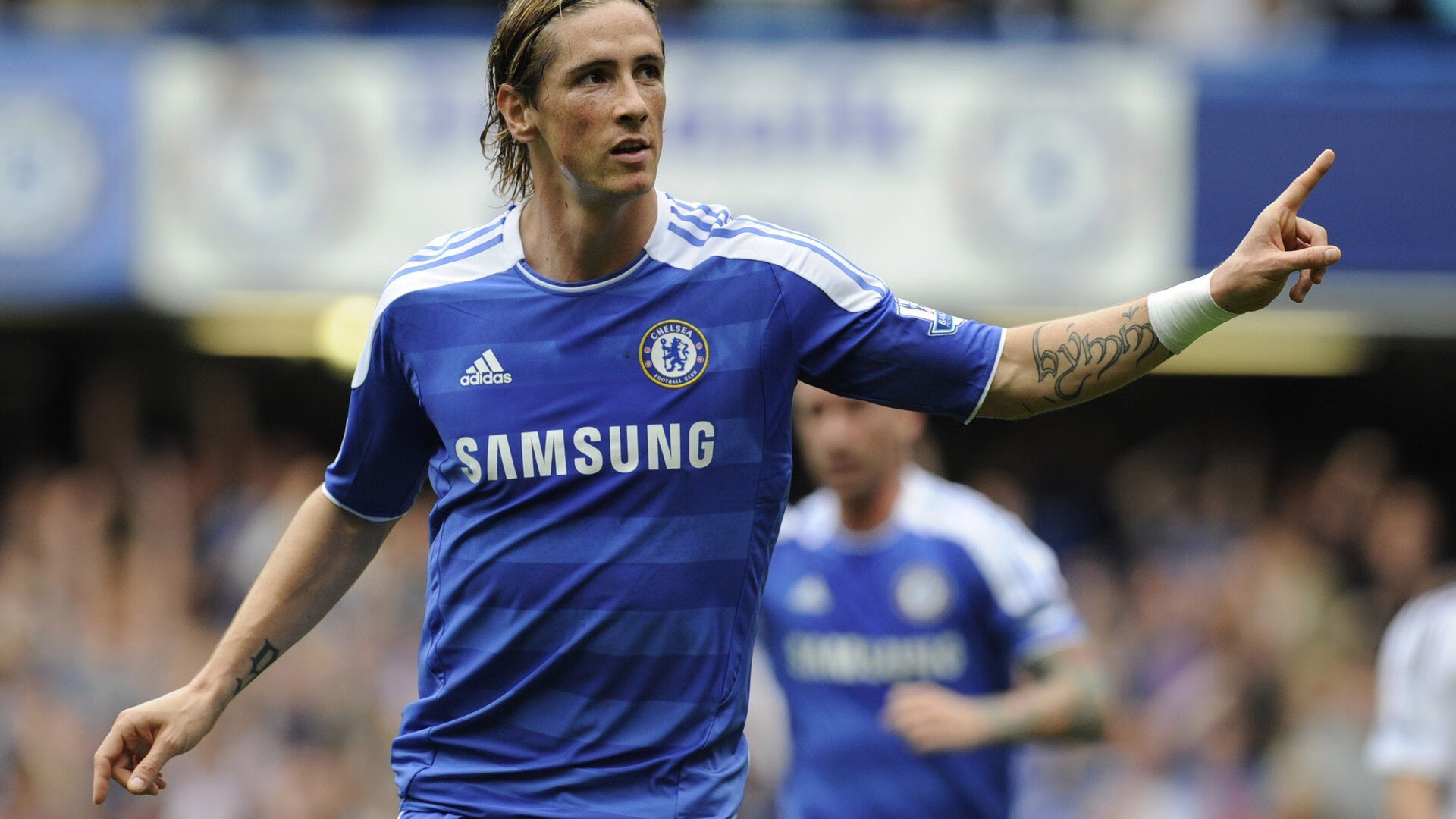 LEYU乐鱼体育官方网站-赛场斩获瞬间：精彩击球赢得掌声如雷，击俭比赛得分