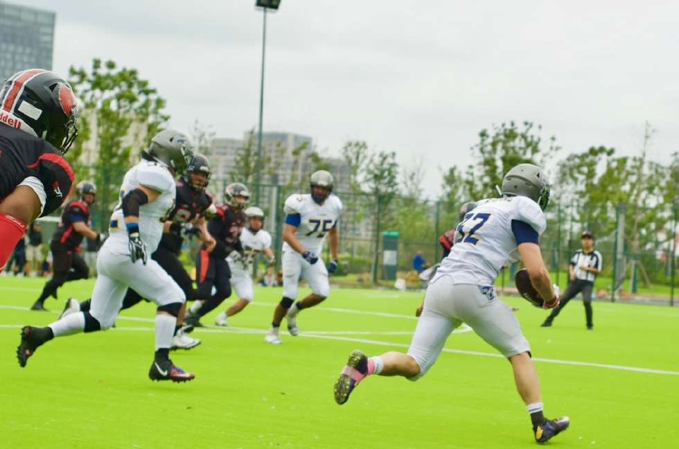 欧美战术对中超的影响，如何促进本土发展。