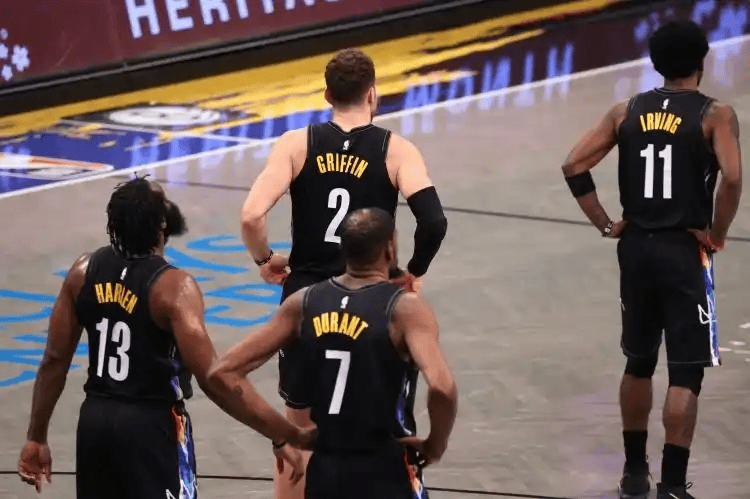 湖人对阵篮网的焦点战，詹姆斯与杜兰特再度交锋。的简单介绍