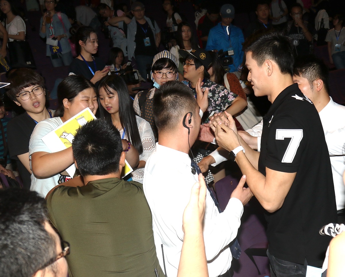 关于各类赛事观众的参与方式，如何保持热情？的信息